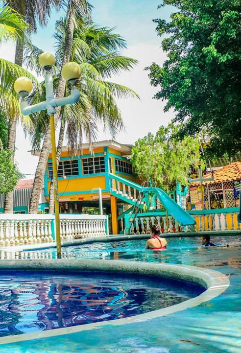 Hotel Leones Marinos 圣米格尔 外观 照片