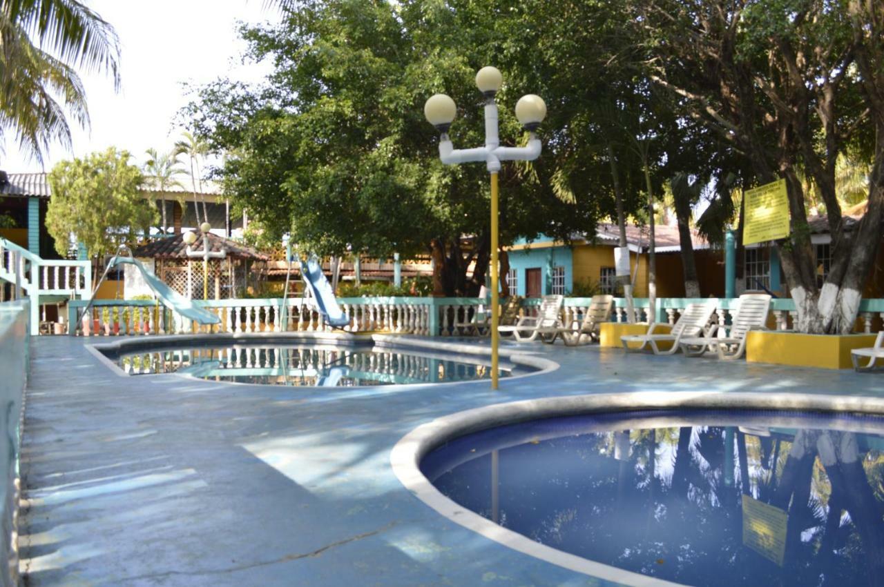 Hotel Leones Marinos 圣米格尔 外观 照片